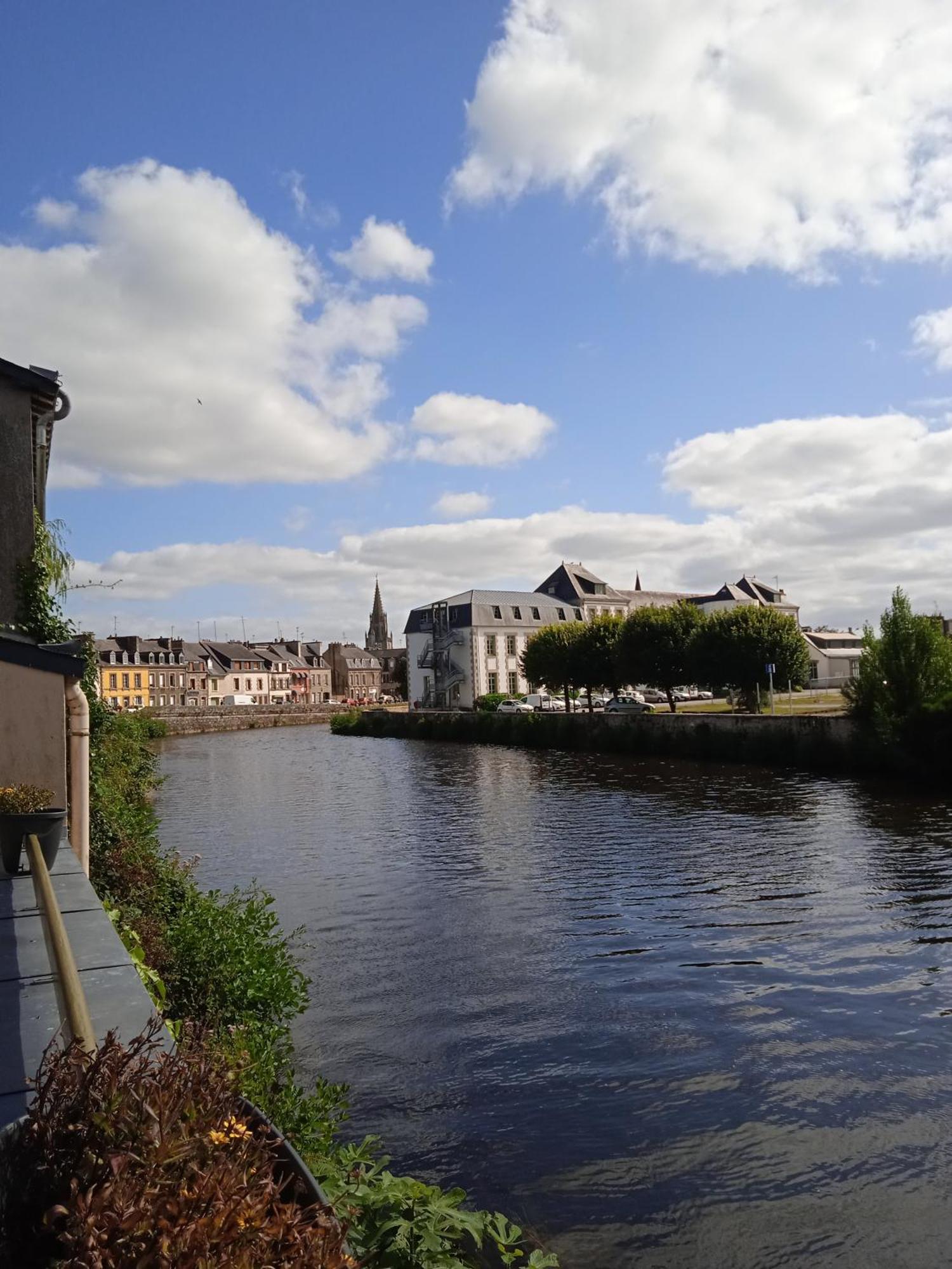 Auberge De Jeunesse Hi Pontivy Exterior photo